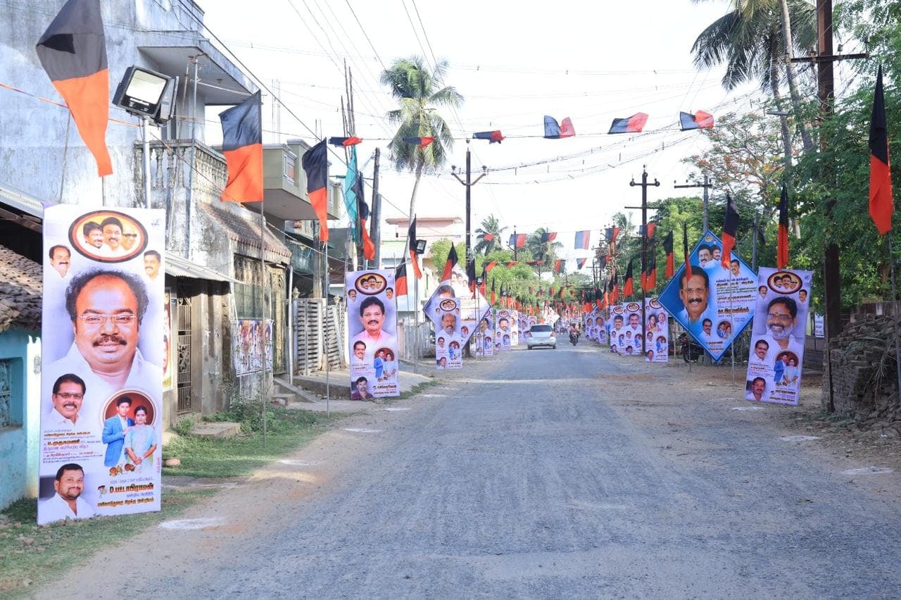 The road to S.S Mahal at S.S Mahal
