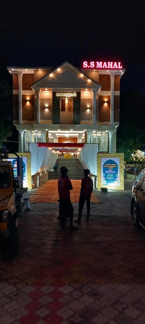 Facade after dark at S.S Mahal