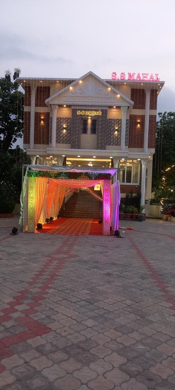 Entrance glow at dusk at S.S Mahal